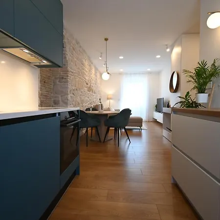 Apartment Summer Cave In Center Porec
