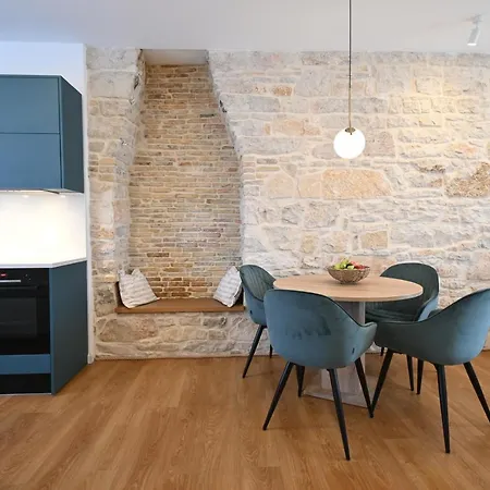 Apartment Summer Cave In Center