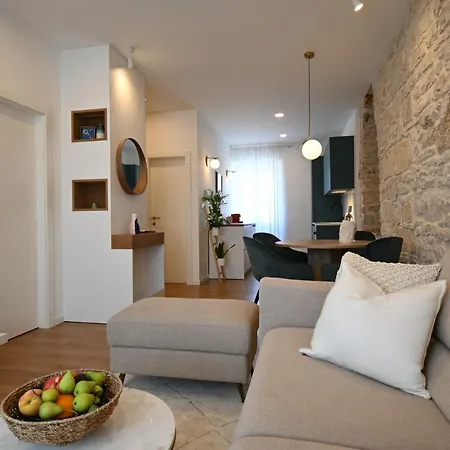 Apartment Summer Cave In Center *