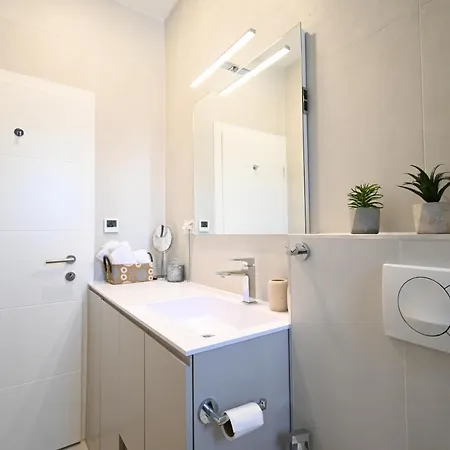 Apartment Summer Cave In Center *