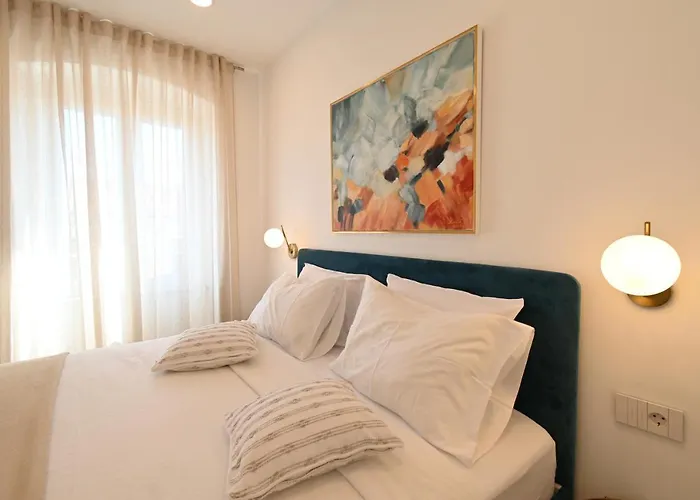 Summer Cave In Center * Poreč