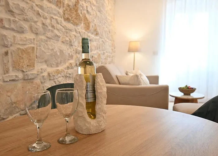 Summer Cave In Center Apartman